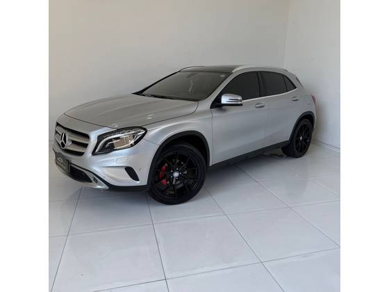 MERCEDES-BENZ GLA 200 1.6 CGI ENDURO 16V TURBO FLEX 4P AUTOMÁTICO